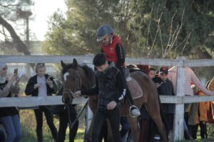 photo_5969624385754696790_y